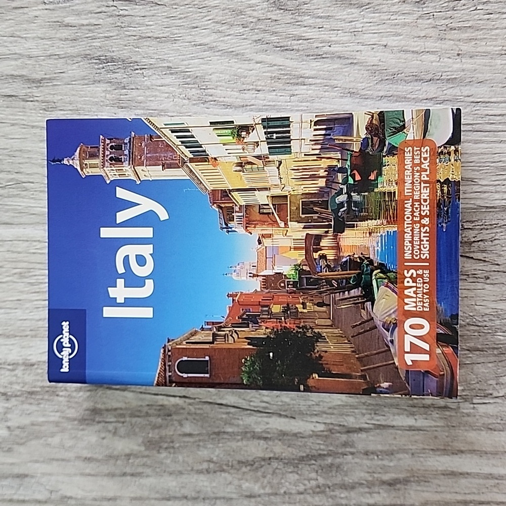 Lonely Planet Italy book